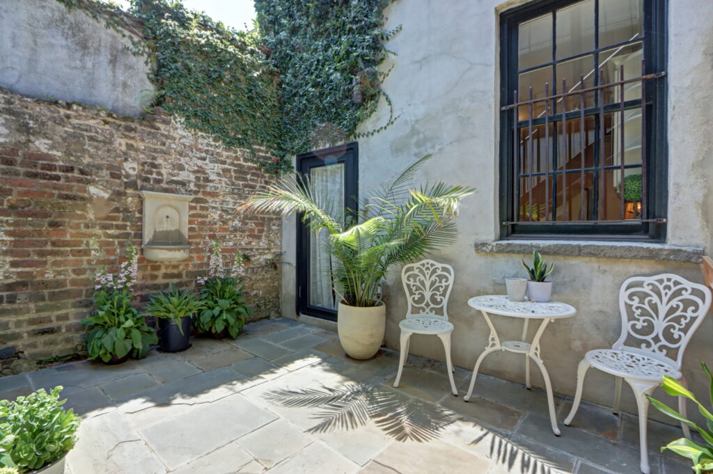 306 E Liberty Street, Savannah, GA 31401 Patio