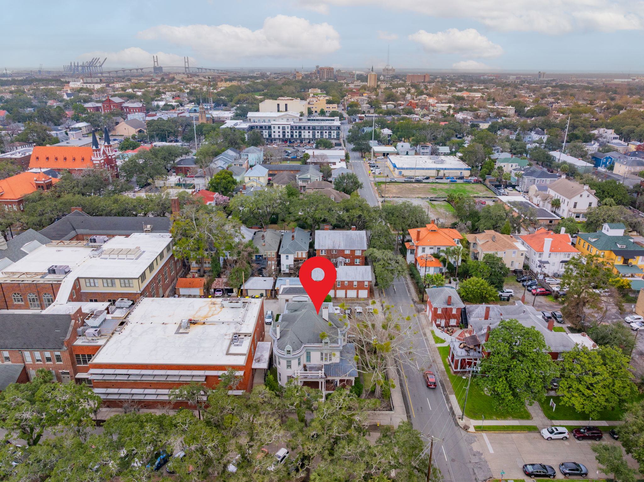 28 E 35th Street, Savannah, GA 31401