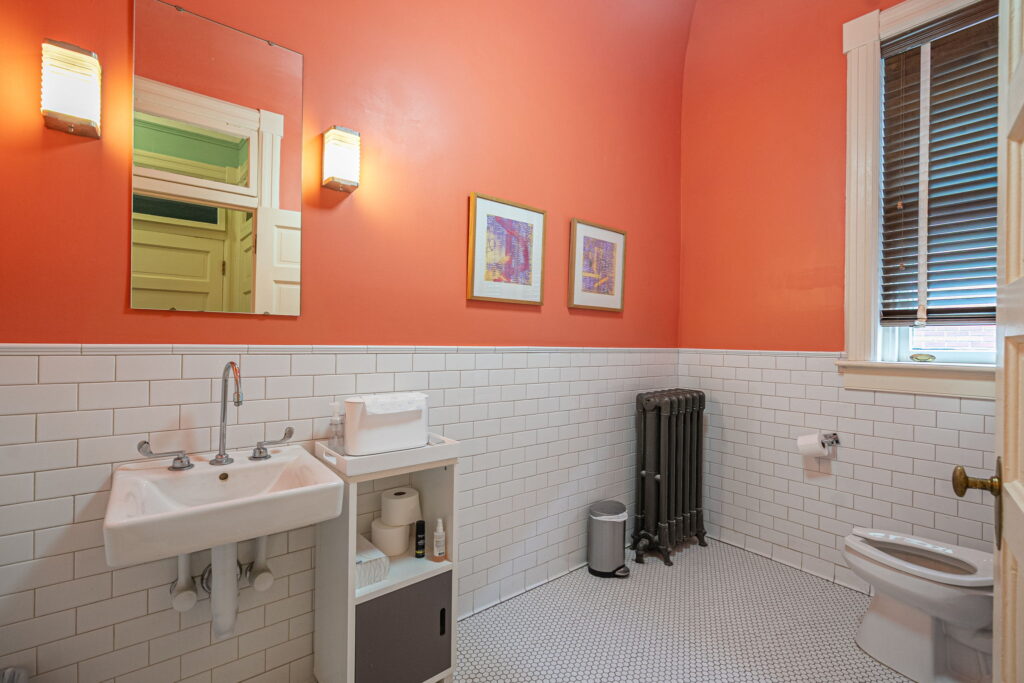 28 E 35th Street