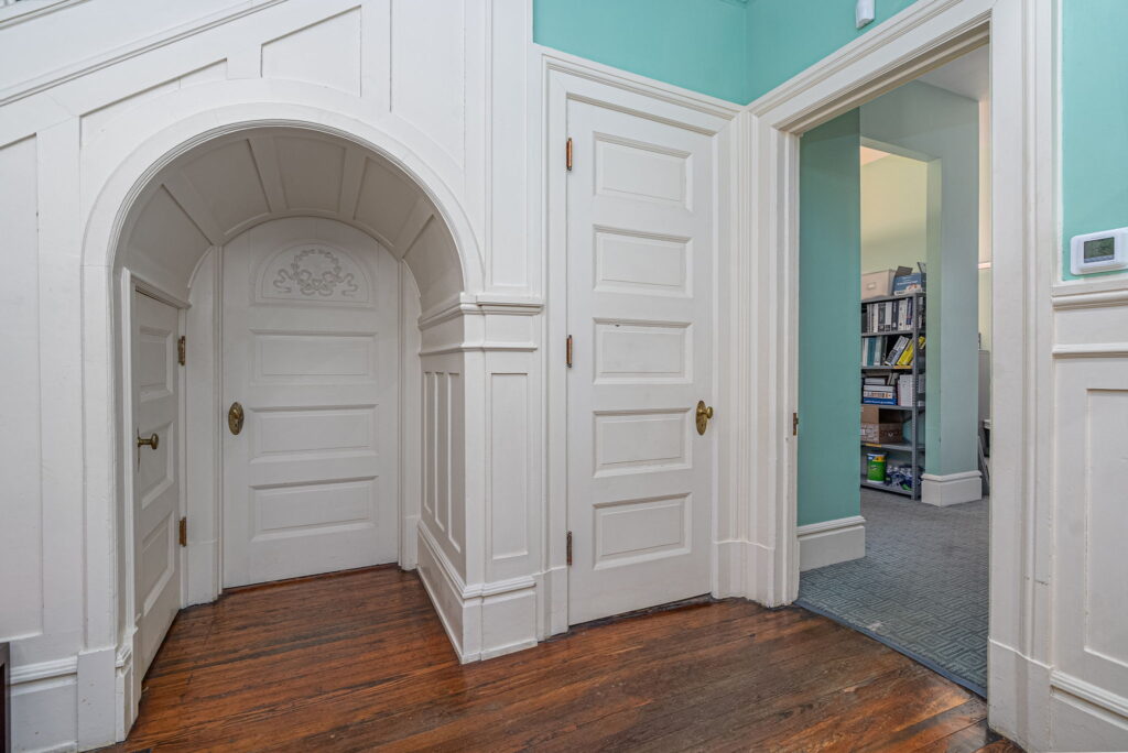 28 E 35th Street