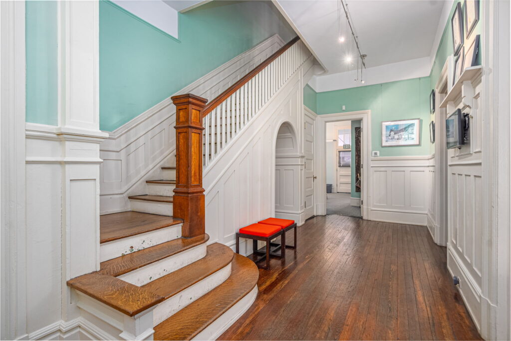 28 E 35th Street
